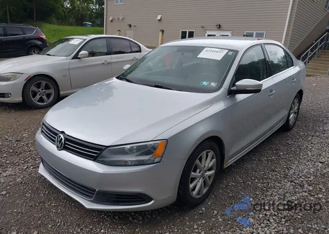 2013 Volkswagen Jetta 2.5L Se z USA, uszkodzony, nr VIN 3VWDP7AJ5DM367473
